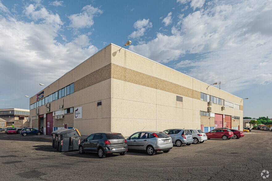 Avenida de Valdelaparra, 27, Alcobendas, Madrid en alquiler - Foto del edificio - Imagen 2 de 3