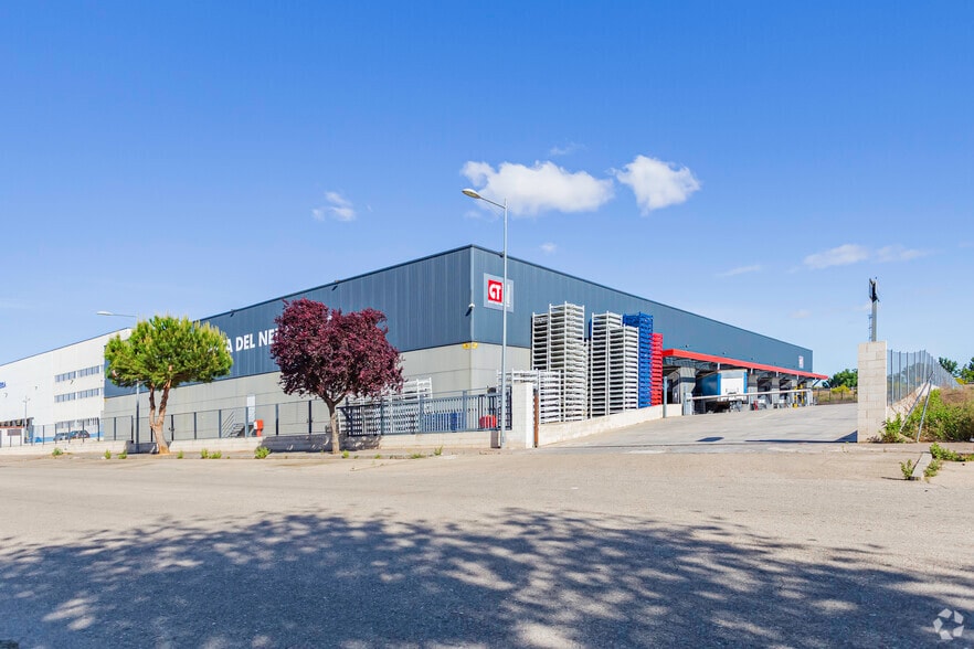 Nave en Cabanillas del Campo, Guadalajara en alquiler - Foto del edificio - Imagen 2 de 2