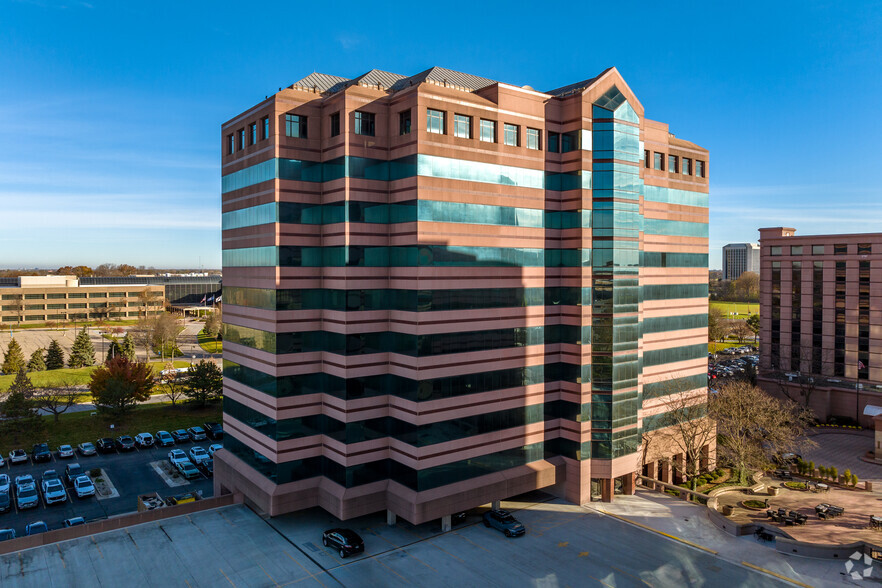 290 Town Center Dr, Dearborn, MI en alquiler - Foto del edificio - Imagen 1 de 12