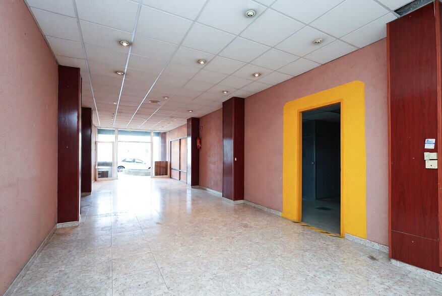 Edificio residencial en Santa Perpètua de Mogoda, Barcelona en venta - Foto del edificio - Imagen 3 de 8