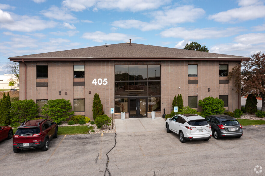 405 N Calhoun Rd, Brookfield, WI en alquiler - Foto del edificio - Imagen 3 de 5