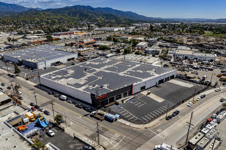 8430 Tujunga Ave, Sun Valley, CA en alquiler - Foto del edificio - Imagen 3 de 6