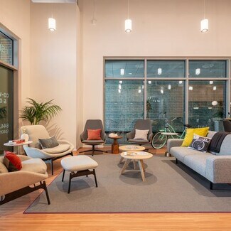 Más detalles de 10058 102 St NW, Edmonton, AB - Coworking en alquiler