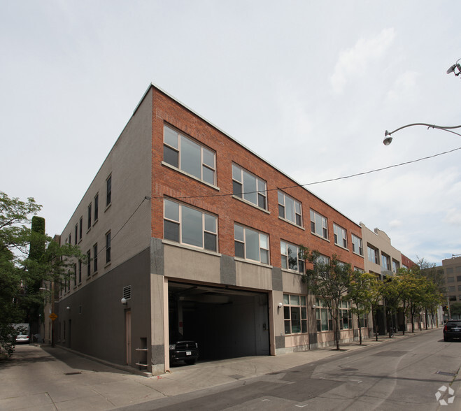 10 Alcorn Ave, Toronto, ON en alquiler - Foto del edificio - Imagen 2 de 4