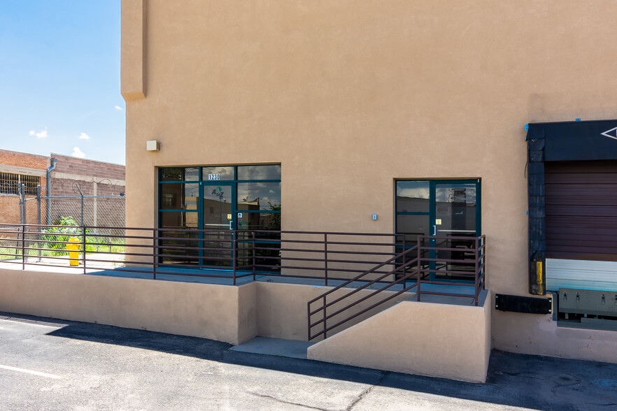 1239 Bellamah Ave NW, Albuquerque, NM en alquiler - Foto del edificio - Imagen 3 de 3