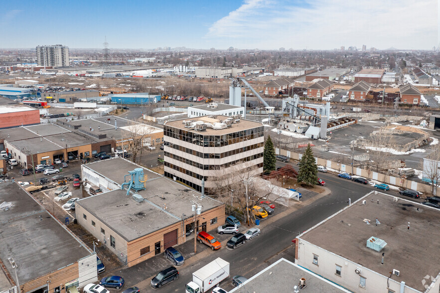 5181 Rue d'Amiens, Montréal, QC en alquiler - Vista aérea - Imagen 2 de 2