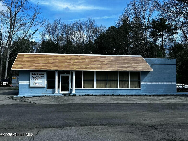 426 Geyser Rd, Ballston Spa, NY en venta - Foto del edificio - Imagen 1 de 25