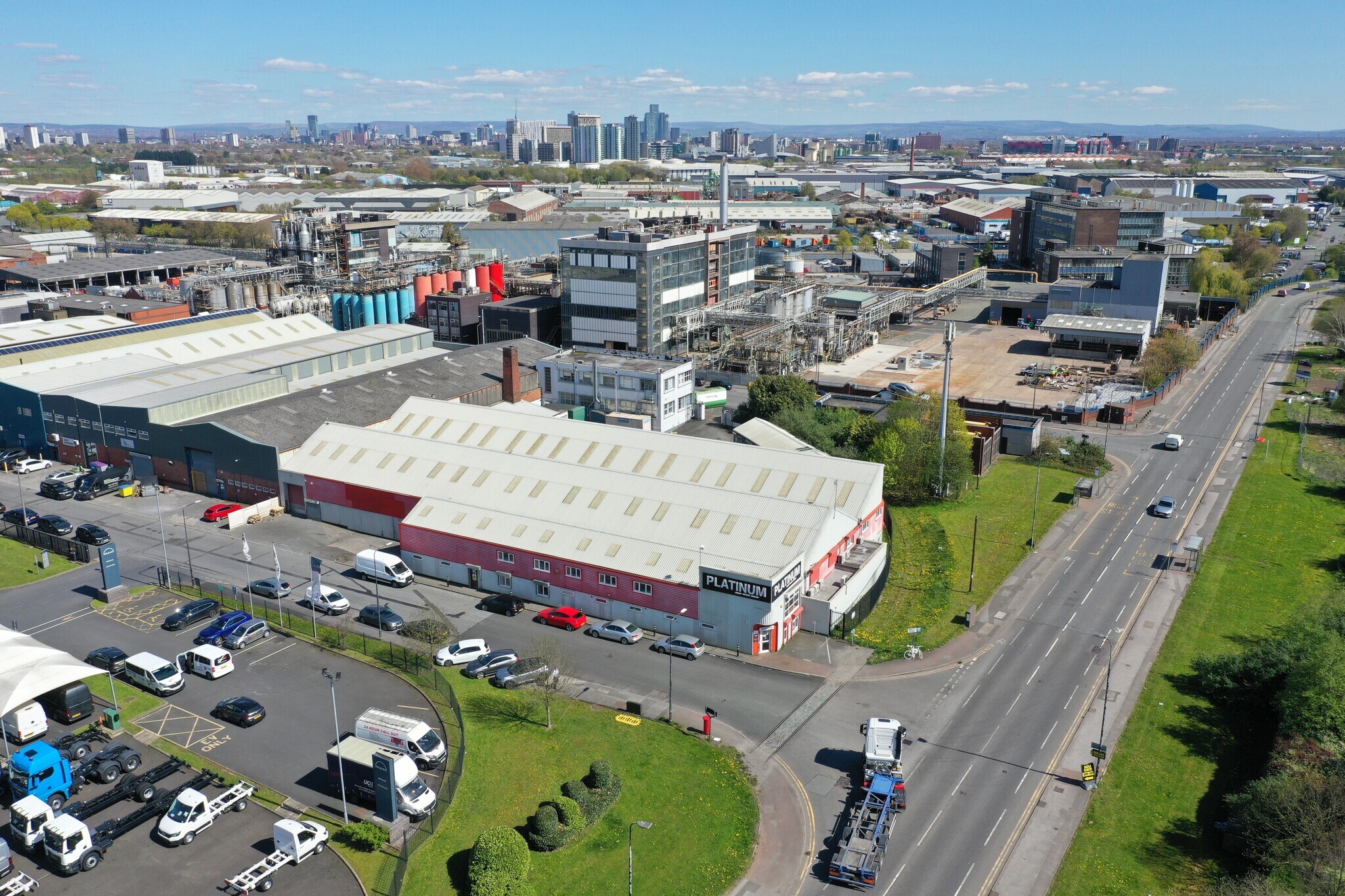 Lyons Road, Trafford Park, Manchester en alquiler Foto del edificio- Imagen 1 de 15