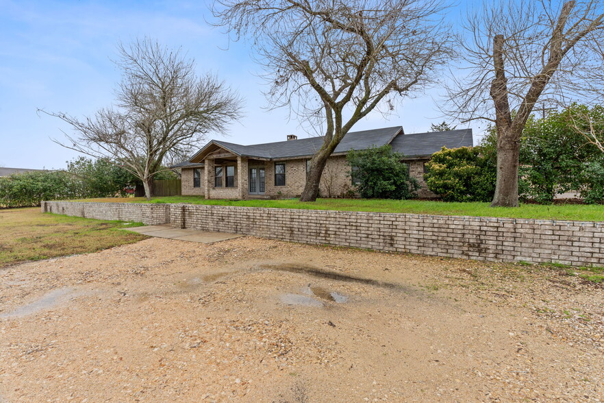 375 Mesa Dr, Del Valle, TX en venta - Foto del edificio - Imagen 3 de 51