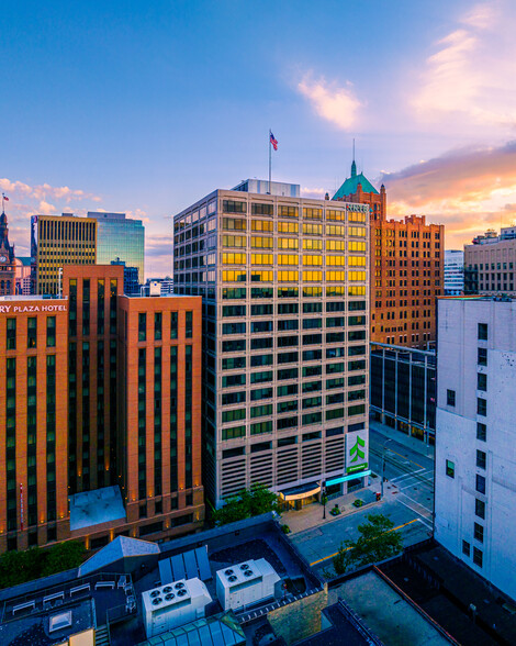 250 E Wisconsin Ave, Milwaukee, WI en alquiler - Foto del edificio - Imagen 1 de 14