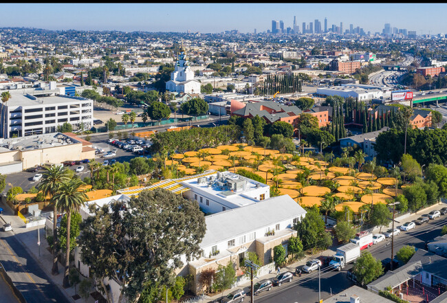 Más detalles para 1370 N St Andrews Pl, Los Angeles, CA - Coworking en alquiler