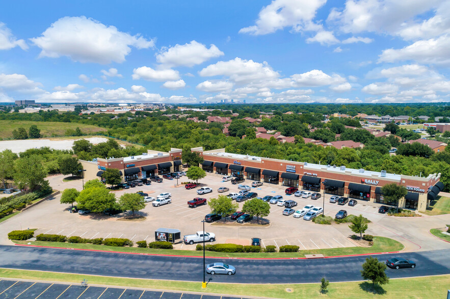 5850 S Hulen St, Fort Worth, TX en alquiler - Foto del edificio - Imagen 1 de 28