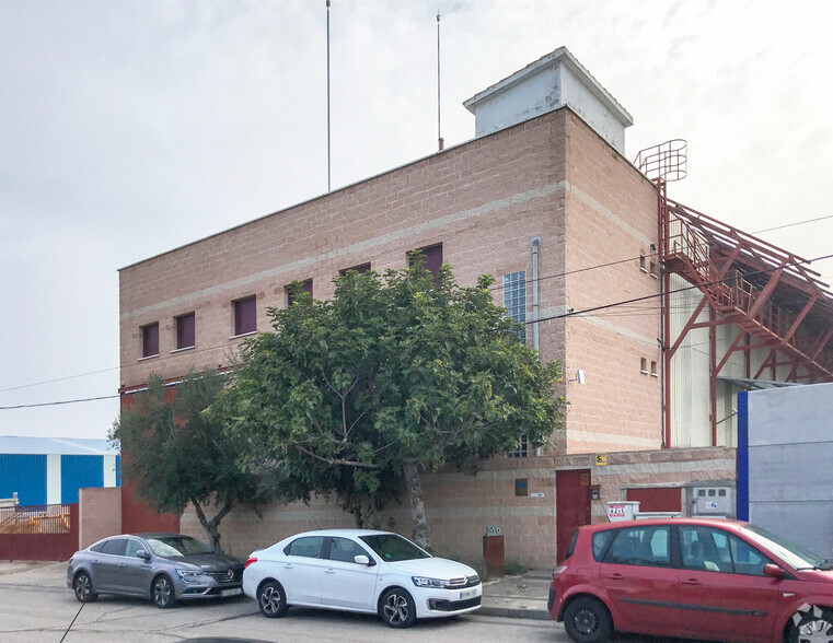 Calle del Uranio, 10, San Martín de la Vega, Madrid en alquiler - Foto del edificio - Imagen 2 de 3