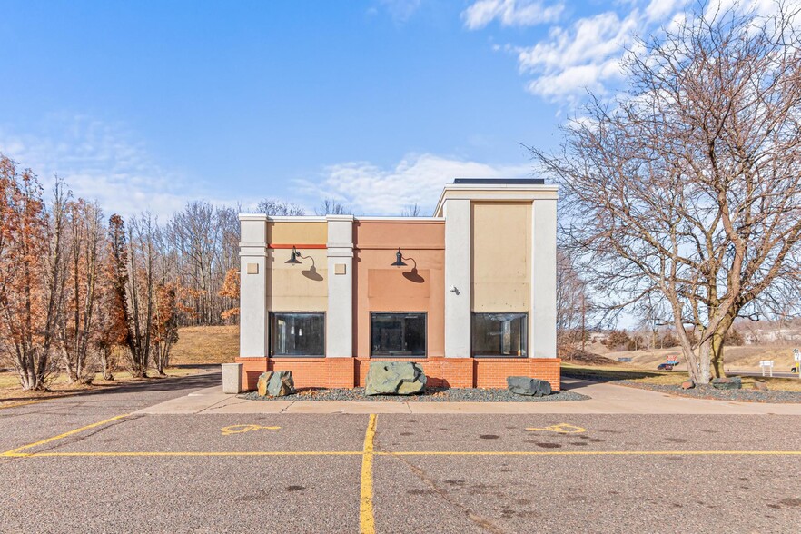 705 Industrial Pky, Saint Croix Falls, WI en venta - Foto del edificio - Imagen 1 de 10