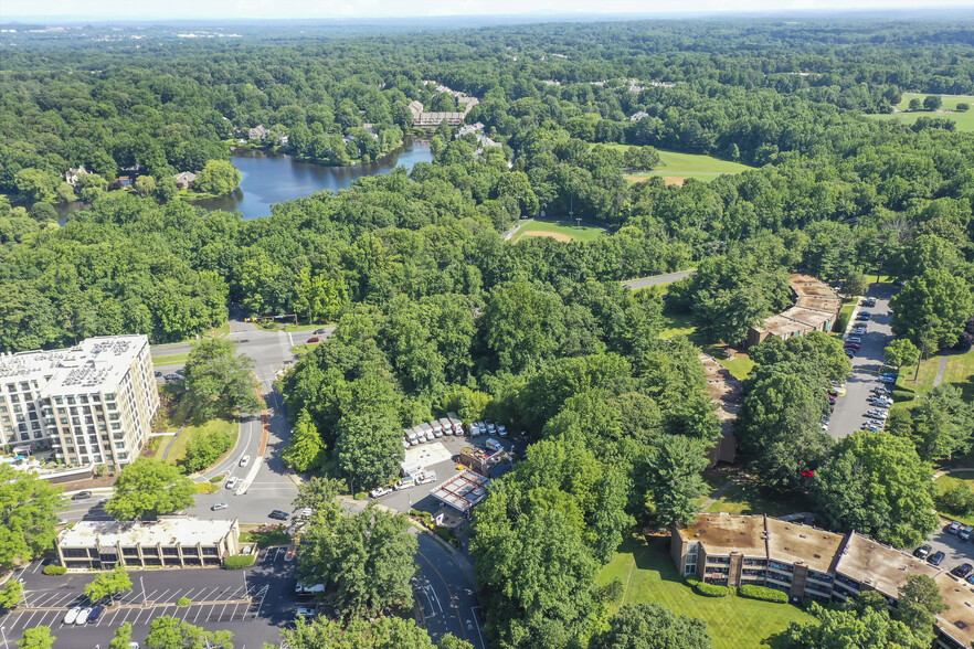 11410 North Shore Dr, Reston, VA en venta - Foto principal - Imagen 1 de 21