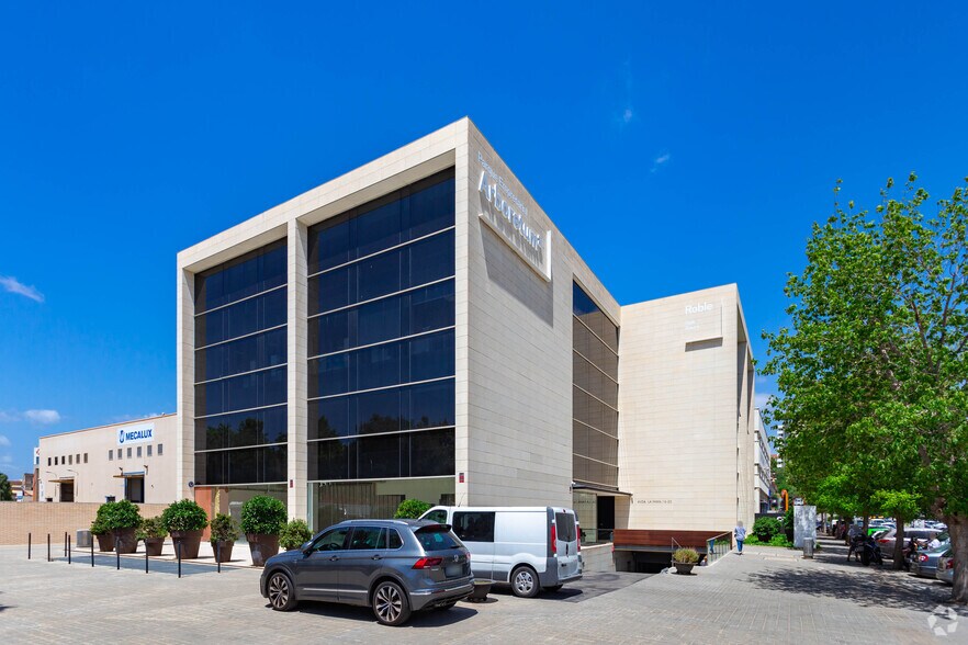 Avinguda de la Fama, 16, Cornellà de Llobregat, Barcelona en alquiler - Foto principal - Imagen 1 de 4