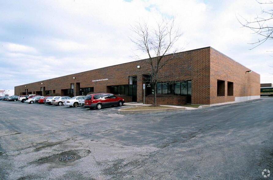 11-55 E Hintz Rd, Wheeling, IL en alquiler - Foto del edificio - Imagen 3 de 9