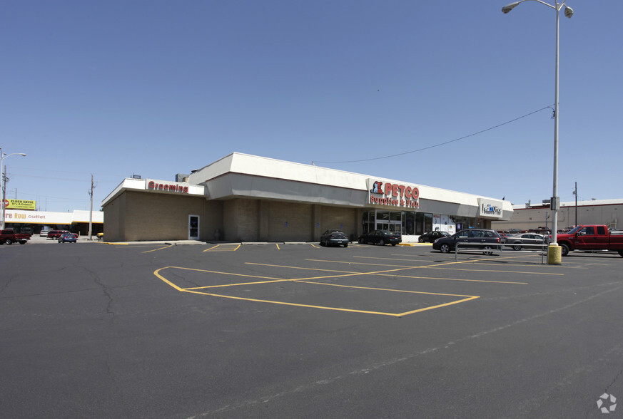 7110 Dodge St, Omaha, NE en alquiler - Foto del edificio - Imagen 3 de 3