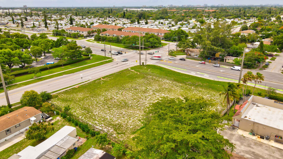 271 NE 48th St, Deerfield Beach, FL en alquiler - Foto del edificio - Imagen 3 de 6