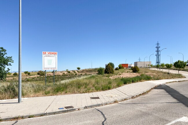 Más detalles de Calle del Cobre, 13, Chiloeches - Terreno en venta