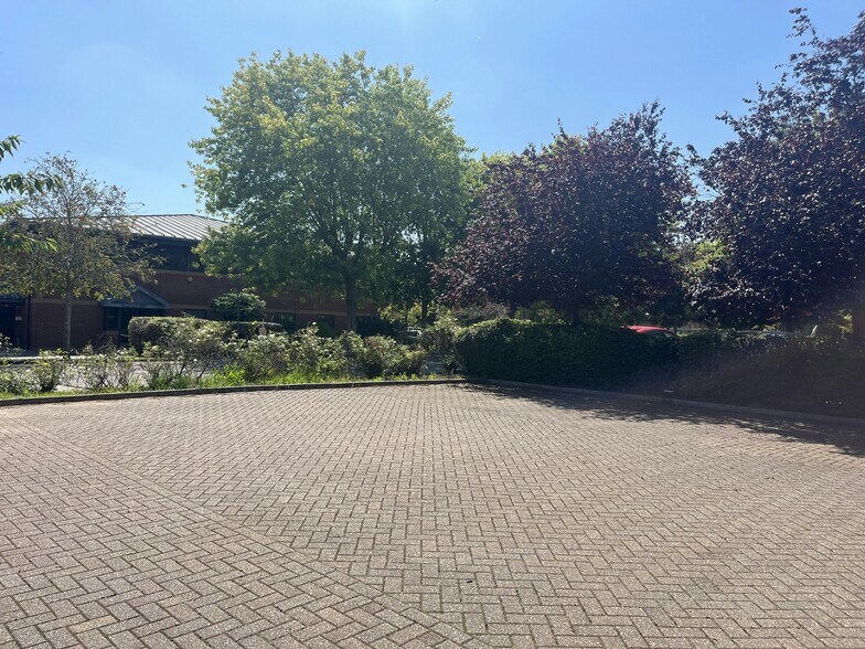 Quilters Way, Stoke Mandeville en venta - Foto del edificio - Imagen 3 de 15