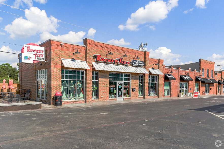 303 S Main St, Broken Arrow, OK en venta - Foto del edificio - Imagen 3 de 10