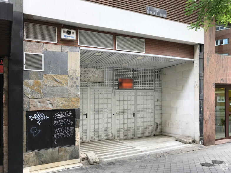 Calle De Guzmán El Bueno, 98, Madrid, Madrid en alquiler - Foto del edificio - Imagen 1 de 2