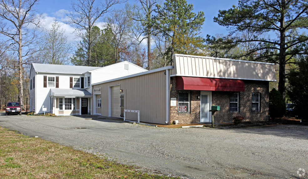 104 Industry Dr, Yorktown, VA en alquiler - Foto del edificio - Imagen 1 de 11