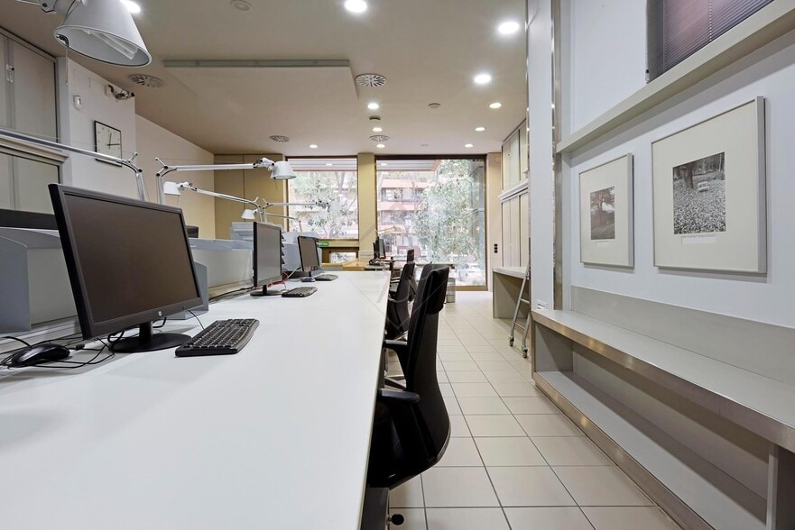 Edificio residencial en Barcelona, Barcelona en venta - Foto del interior - Imagen 2 de 2