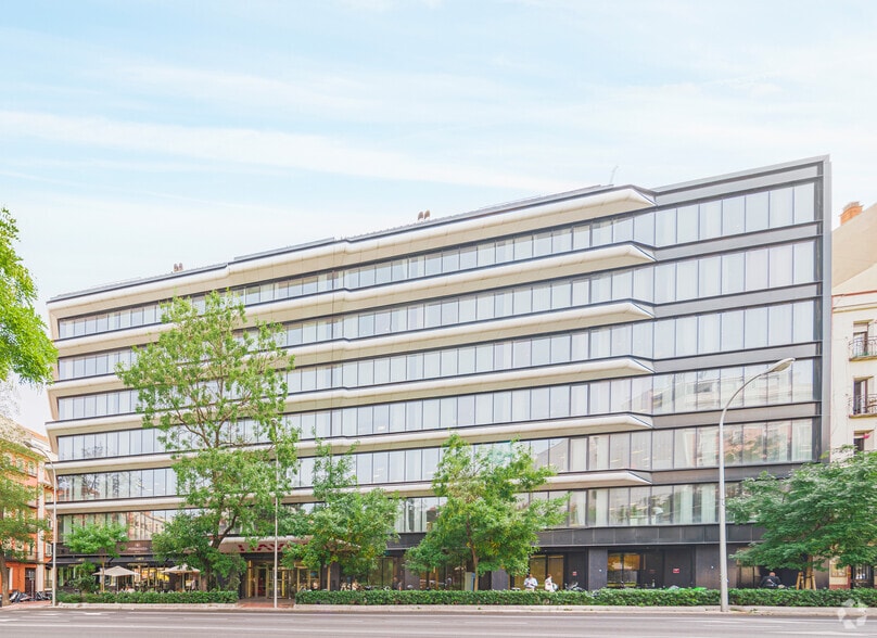 Calle de Eloy Gonzalo, 10, Madrid, Madrid en alquiler - Foto del edificio - Imagen 3 de 5