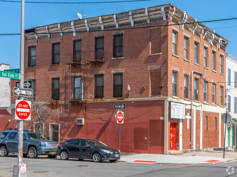 72 Van Dyke St, Brooklyn, NY en alquiler - Foto del edificio - Imagen 1 de 10