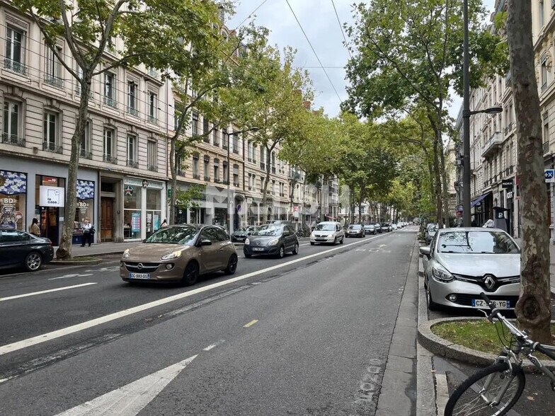 Local en Lyon en alquiler - Foto del edificio - Imagen 2 de 4