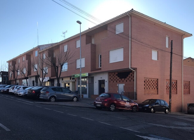 Más detalles de Carretera Extremadura, 29, Santa Cruz del Retamar - Edificio residencial​ en venta