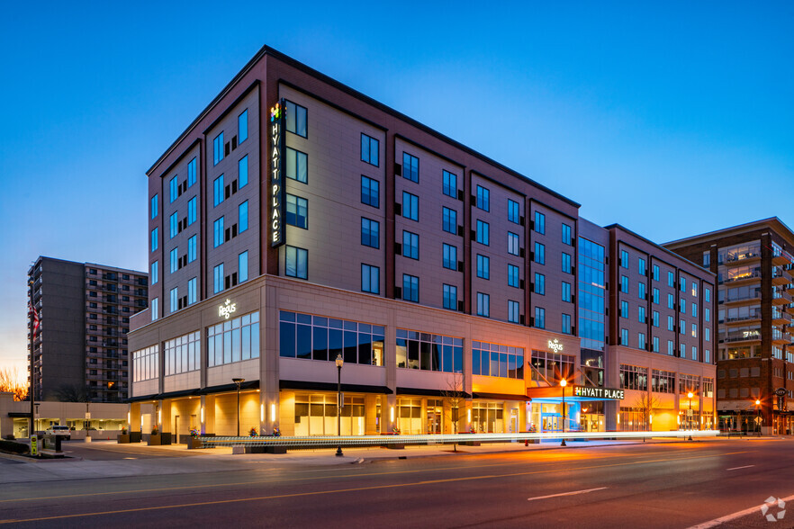 400 N Main St, Royal Oak, MI en alquiler - Foto del edificio - Imagen 1 de 17