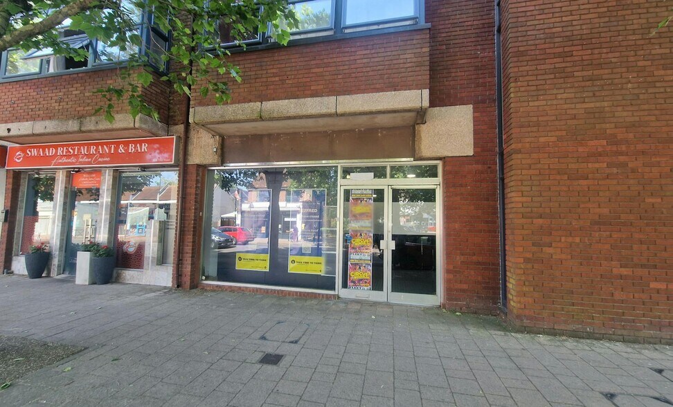 299-313 Fleet Rd, Fleet en alquiler - Foto del edificio - Imagen 1 de 3