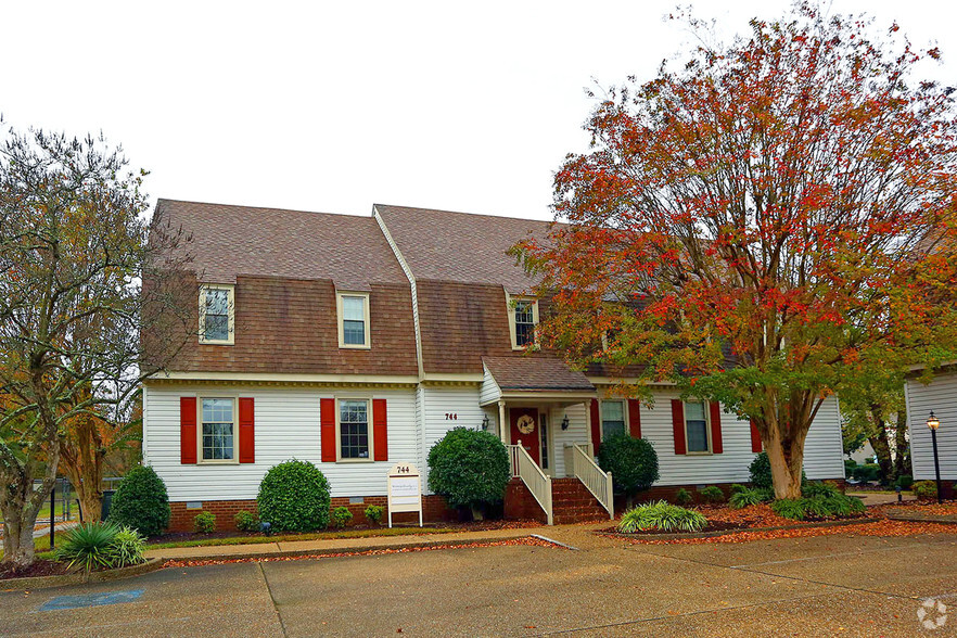 744 Thimble Shoals Blvd, Newport News, VA en venta - Foto principal - Imagen 1 de 14