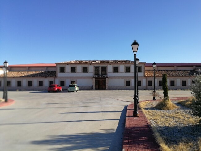 Más detalles de Carretera N-400, pk 26,7, Yepes - Nave en venta