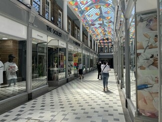 Más detalles de Bourges Blvd, Peterborough - Local en alquiler