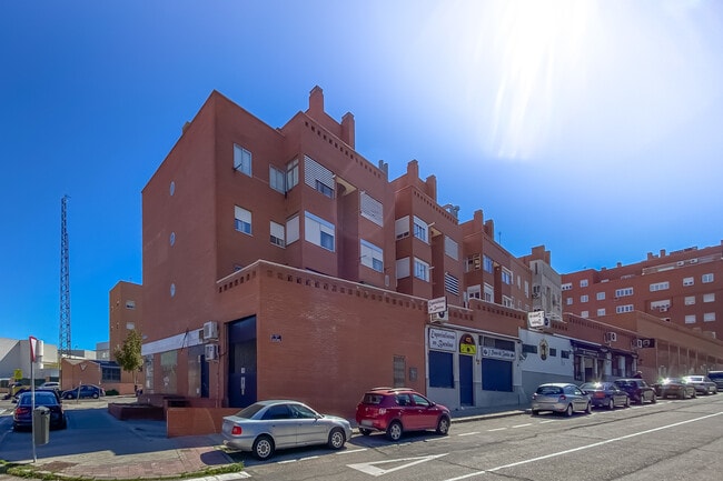Más detalles de Calle Aldonza Lorenzo, 7, Madrid - Edificio residencial​ en venta
