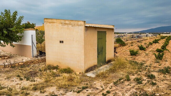 Más detalles de Paratge, 127, PINOSO - Terreno en venta
