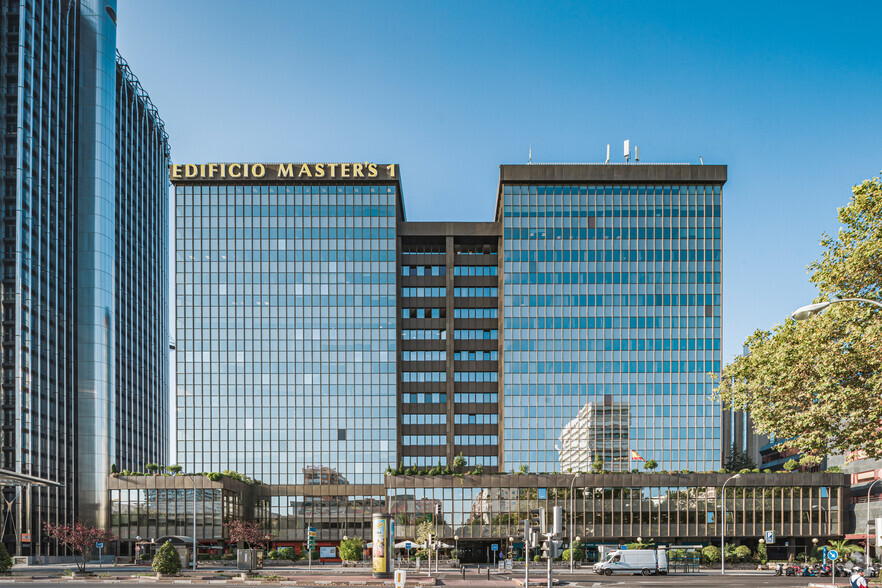 Avenida General Perón, 38 B, Madrid, Madrid en alquiler - Foto del edificio - Imagen 2 de 3