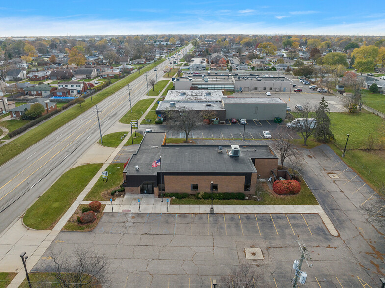 28455 Schoenherr Rd, Warren, MI en alquiler - Foto del edificio - Imagen 3 de 6