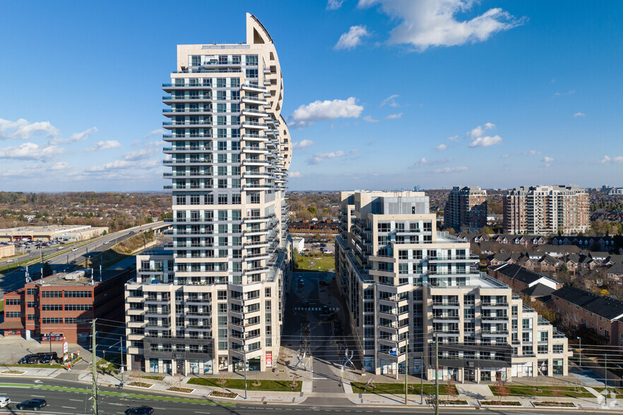 9201 Yonge St, Richmond Hill, ON en venta - Foto del edificio - Imagen 3 de 7