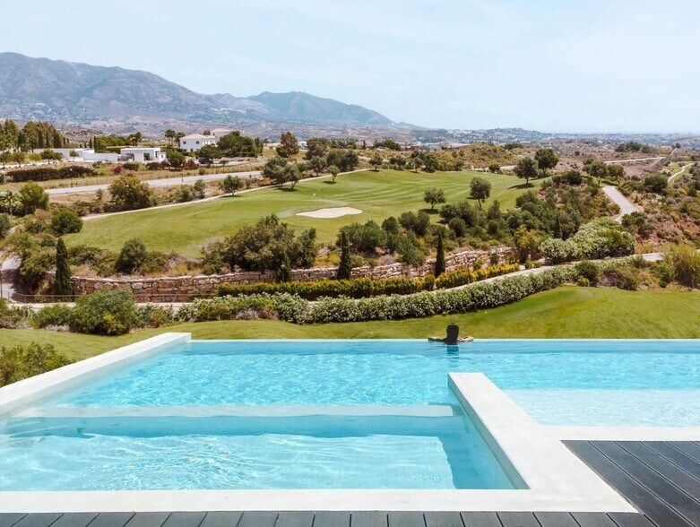 Terreno en Mijas, Málaga en venta - Foto del edificio - Imagen 2 de 5