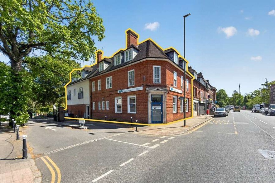 111 Queens Rd, Weybridge en venta - Foto del edificio - Imagen 2 de 3