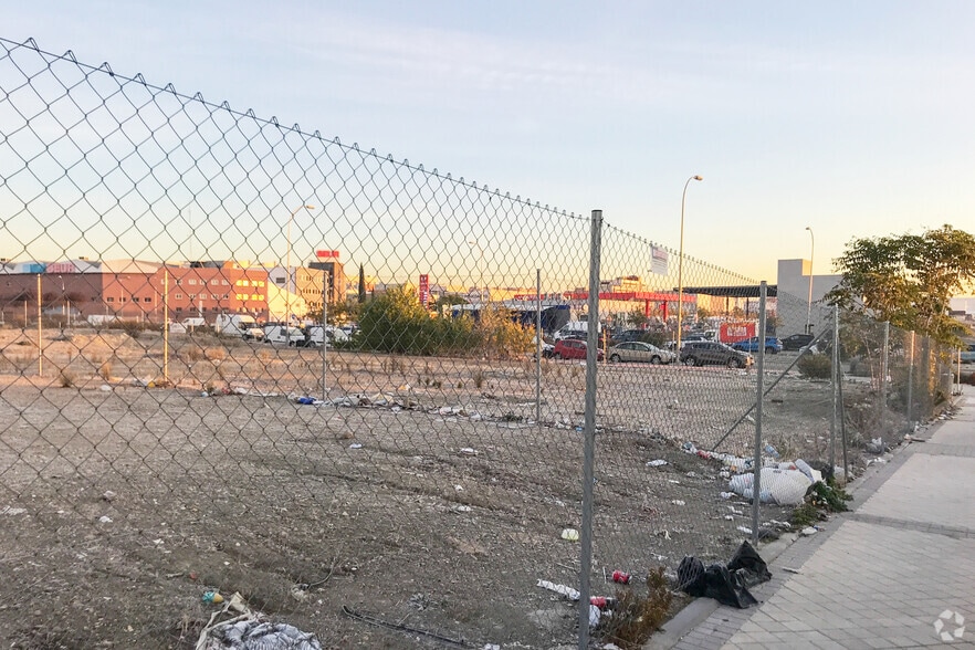 Calle Guadalcanal, 44, Madrid, Madrid en venta - Foto del edificio - Imagen 2 de 2