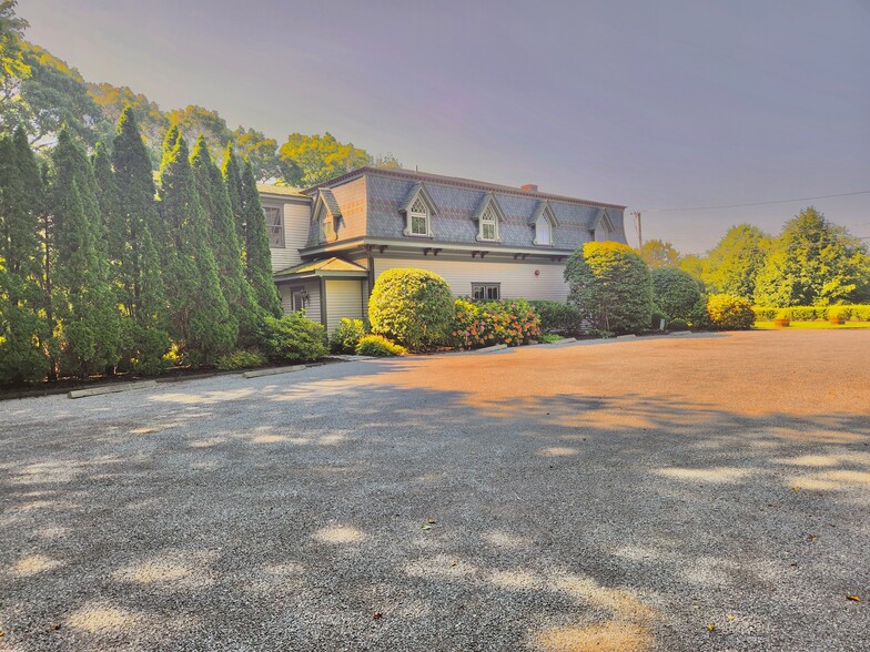 370 Manor Ln, Jamesport, NY en venta - Foto del edificio - Imagen 2 de 45