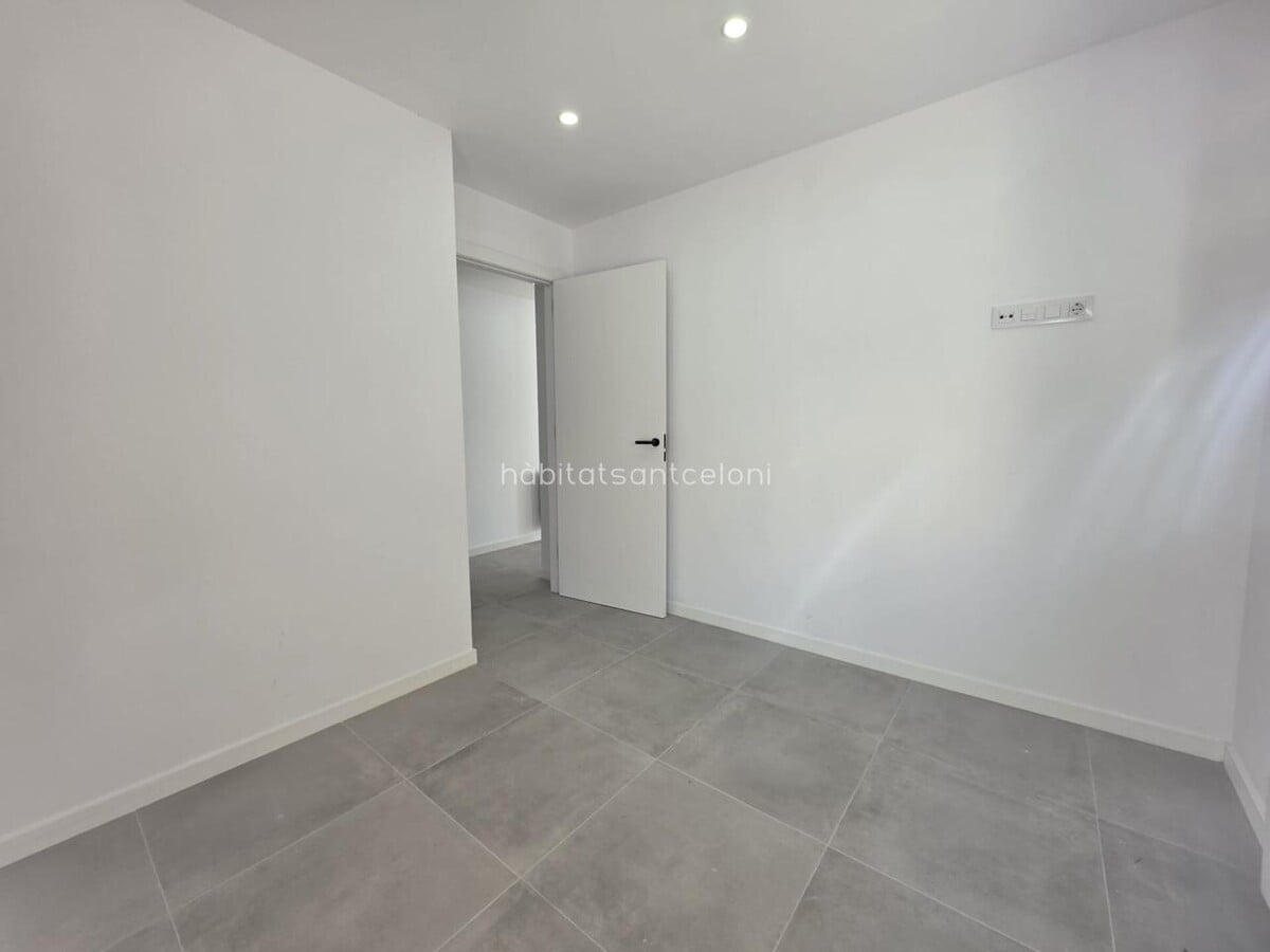 Hostalric, GER 17450 - Unidad 2 - - Foto del interior - Image 2 of 10
