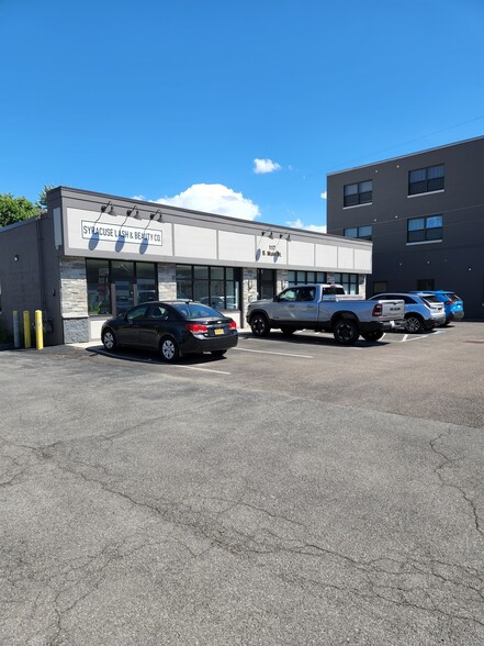 117 S Main St, North Syracuse, NY en venta - Foto del edificio - Imagen 3 de 6