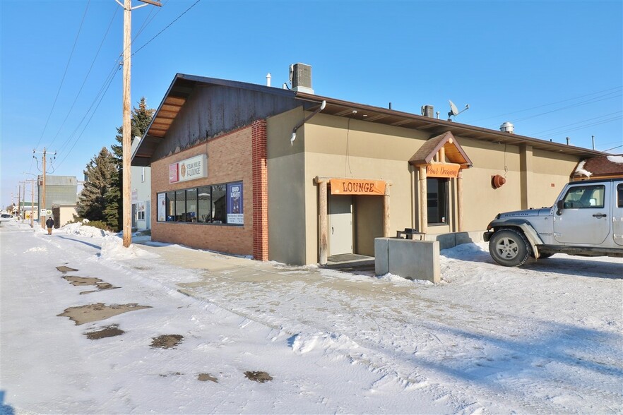 121 S Main St, Tioga, ND en venta - Foto del edificio - Imagen 1 de 35